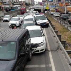 Gemlik’te 11 araç birbirine girdi !