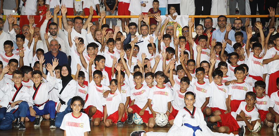Yüreğir Belediyesi yaz spor okulları açıldı