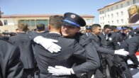 Polis okulunda mezuniyet sevinci