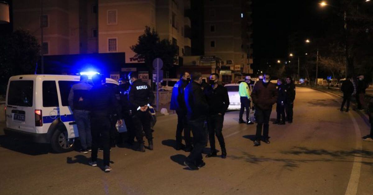 Adana’da motosiklet sürücüsüne çarpıp kaçan zanlılar gözaltına alındı