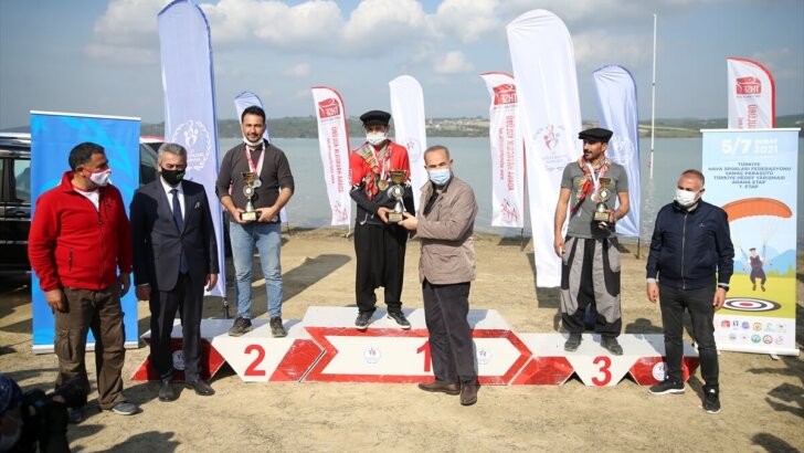 Türkiye Yamaç Paraşütü Hedef Şampiyonası Adana’da tamamlandı