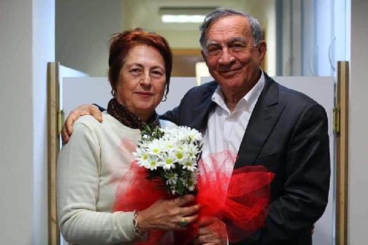 Seyhan Belediye Başkanı Akay’ın eşi koronavirüsten yaşamını yitirdi