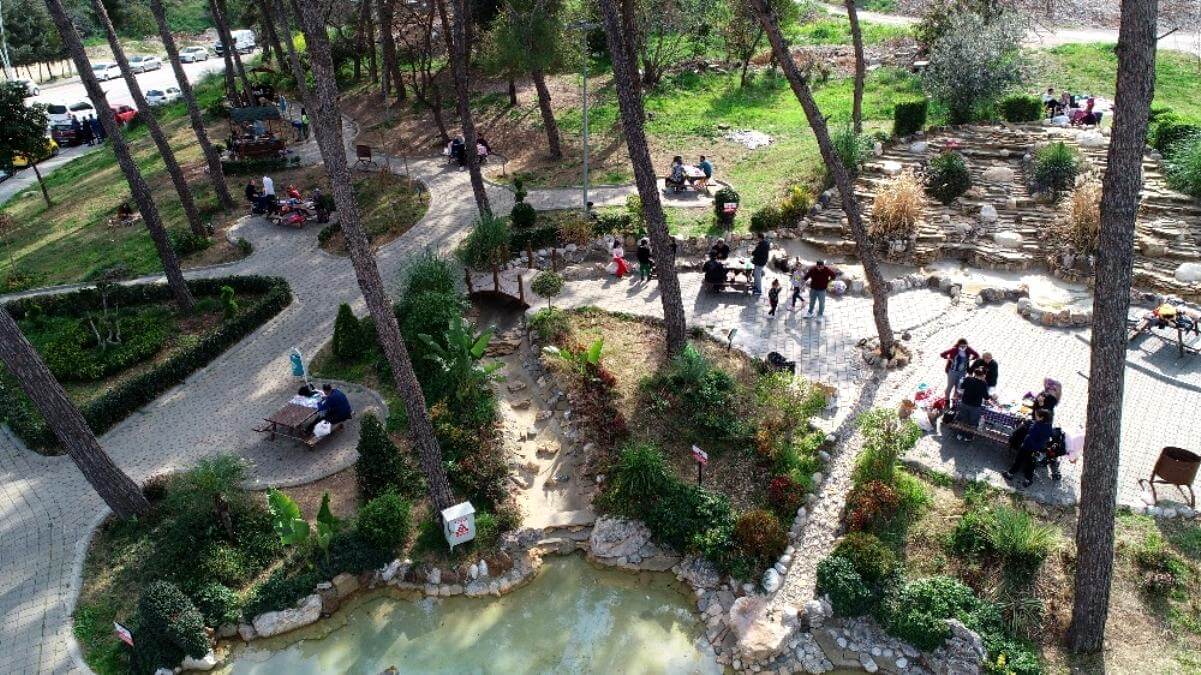 Yasağın kalktığı Adana’da piknik alanları doldu taştı