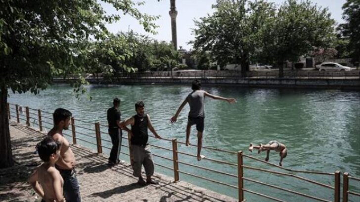 Adana’da sıcak hava bunaltıyor