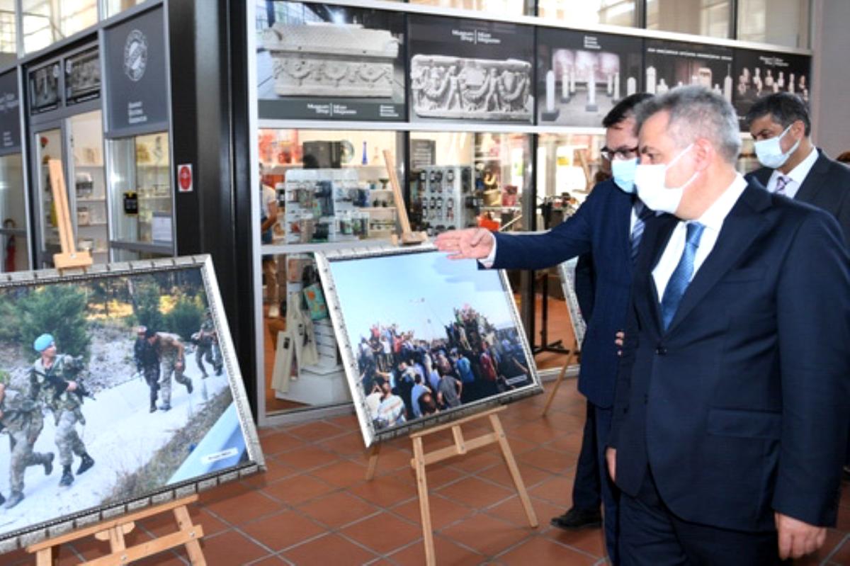Adana’da 15 Temmuz Demokrasi ve Milli Birlik Günü kapsamında ’15 Temmuz’ konulu fotoğraf sergisi açıldı