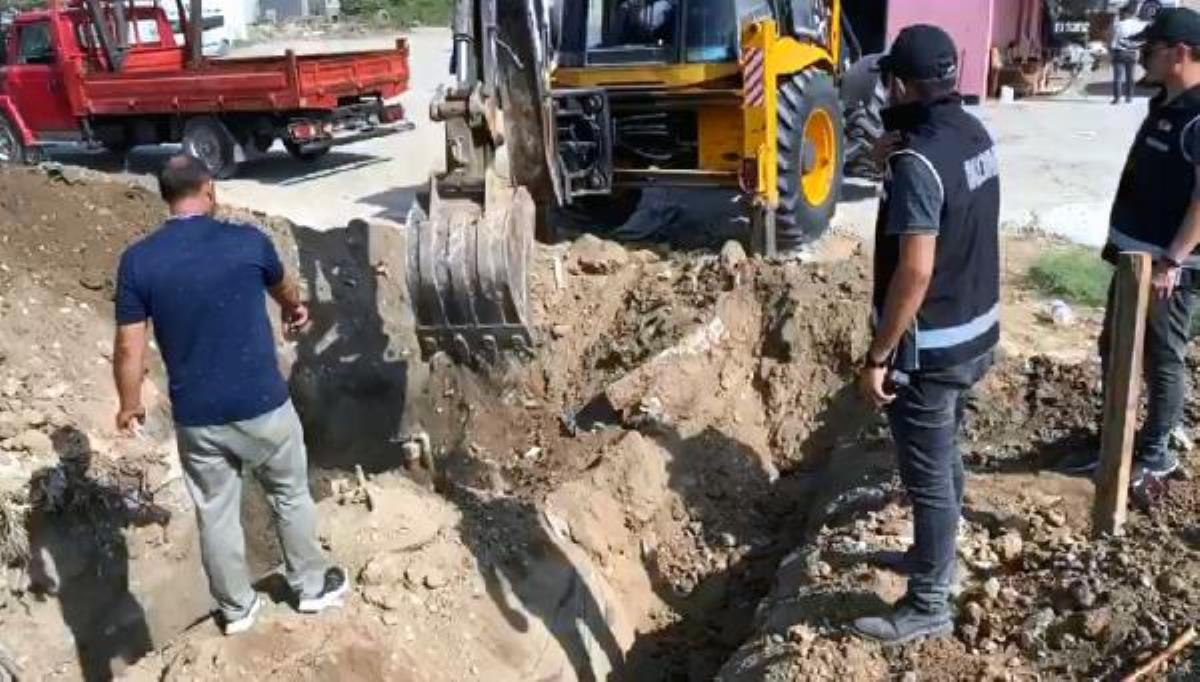 Adana’da toprağa gömülü 6 bin 470 litre kaçak akaryakıt ele geçirildi