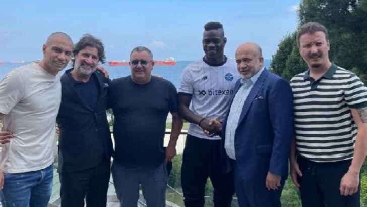 Mario Balotelli resmen Adana Demirspor’da