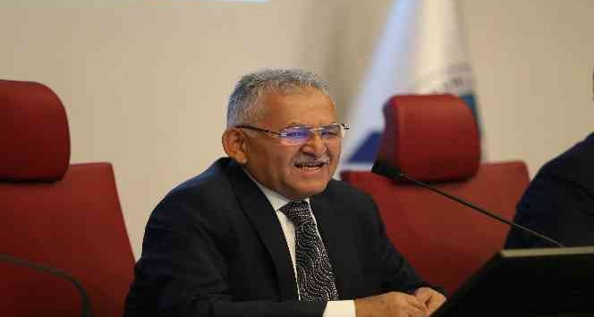 Kayserispor Onursal Başkanı Büyükkılıç: “Şehrin markasına herkes sahip çıkmalı”