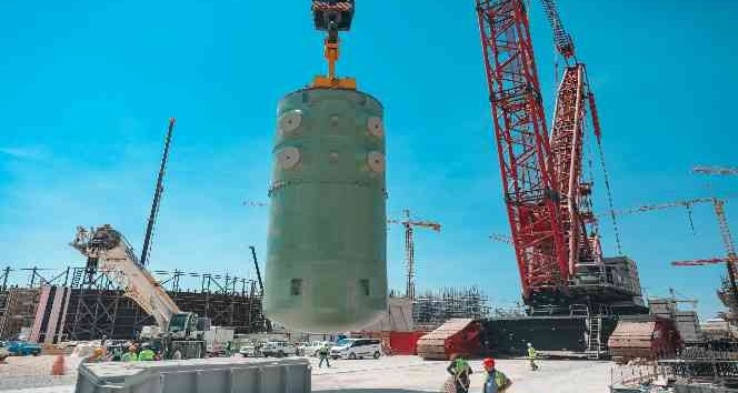 Akkuyu NGS 2’nci güç ünitesinin reaktör basınç kabı kuruldu