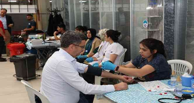 Kayseri Büyükşehir personelinden kan bağışı