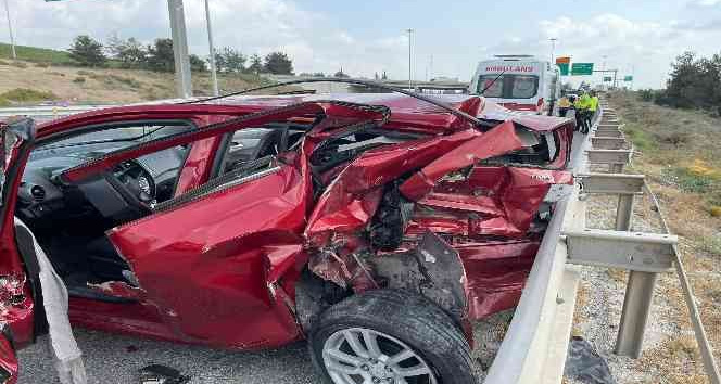 Tarsus’ta iki otomobil çarpıştı: 1 yaralı