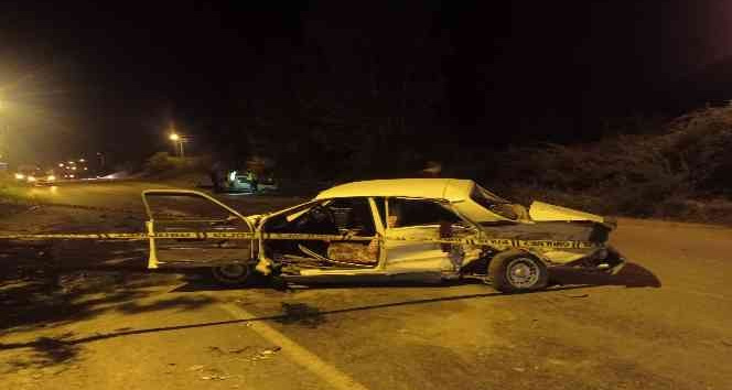 Kozan’da düğün konvoyunda kaza: 2 yaralı
