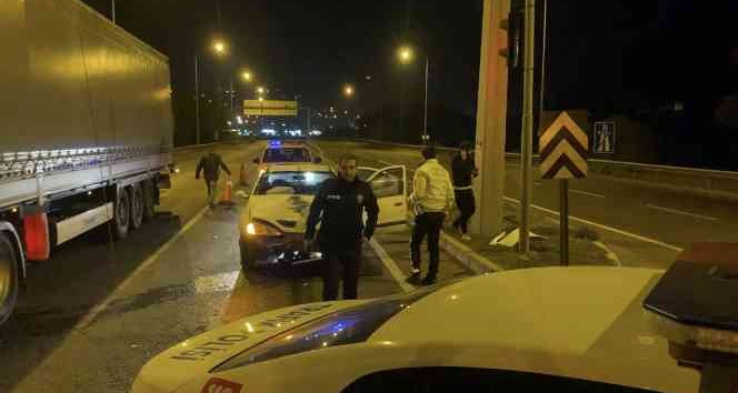 Adana’da ehliyetsiz sürücü dehşet saçtı: 3’ü çocuk 5 yaralı