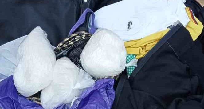 Taksideki valizde uyuşturucu ele geçirildi: 2 gözaltı