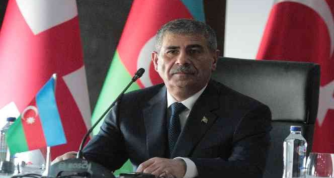 Azerbaycan Savunma Bakanı Hasanov: “Biz tüm komşu ülkelerle ilişkilerimizin ve işbirliğimizin gelişimine önem veriyoruz”