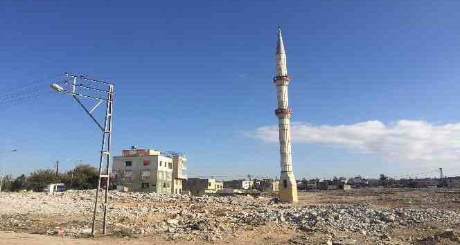 Kentsel dönüşümde evlerde cami de yıkıldı, sadece minare kaldı