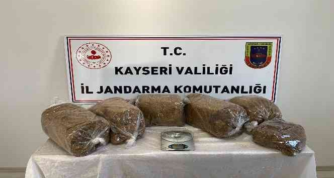 Kayseri’de 16 kilo kaçak tütün ele geçirildi