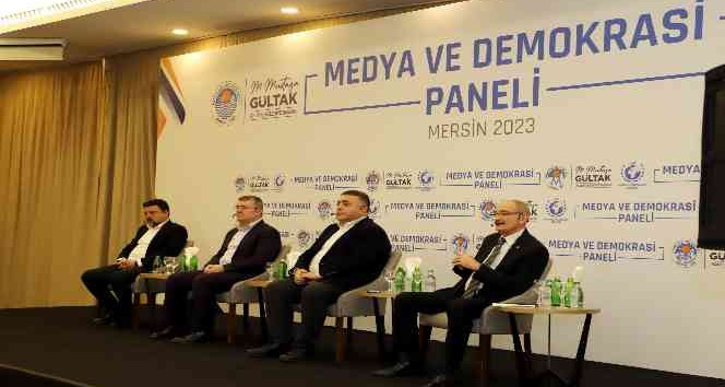 Mersin’de ‘Medya ve demokrasi’ paneli düzenlendi