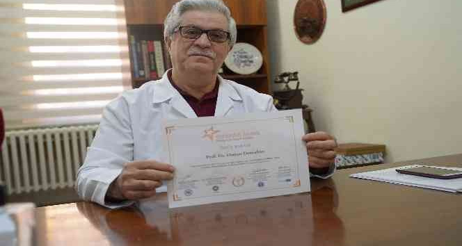 Yeni bir hastalık bulan Prof. Dr. Demirhan’a “Yenilikçi Temel Bilimler Ödülü”