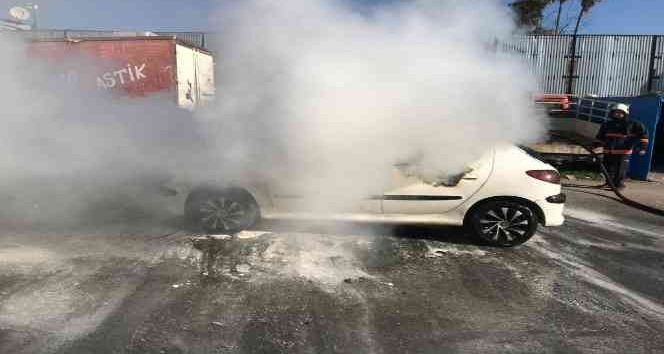 Bakıma alınan otomobil yandı