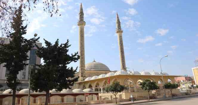 Adana’da 150 cami minaresi ağır hasar aldı