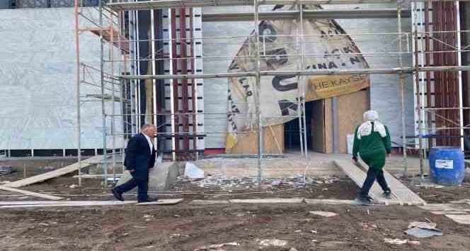 Başkan Büyükkılıç, büyükşehir ile hayırsever iş birliğinde yaptırılan cami inşaatını inceledi