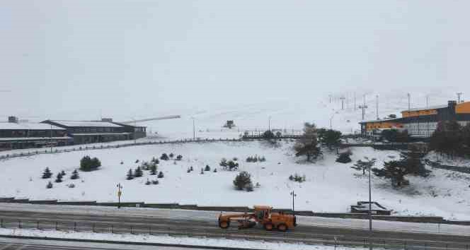Erciyes’te kar yağışı
