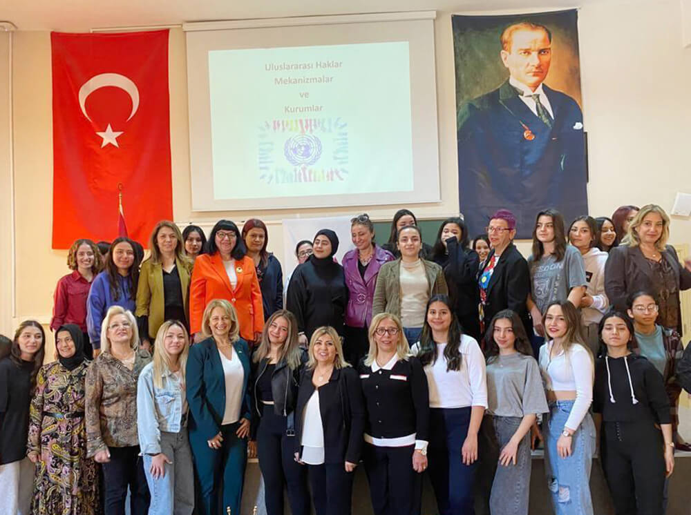 Anadolu Kadınları Haklarını Konuşuyor