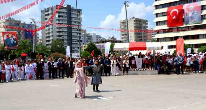 Adana’da 19 Mayıs Atatürk’ü Anma, Gençlik ve Spor Bayramı coşkusu