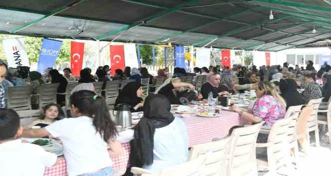 Adana’da 4 milletten 250 anne buluştu