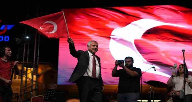 Adanalılar 19 Mayıs’ı kortejli, konserli etkinliklerle coşkuyla kutladı