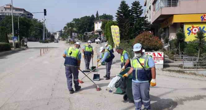 Hatay Büyükşehir Belediyesi’nin temizlik çalışmaları il genelinde devam ediyor