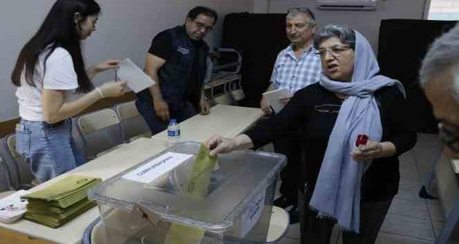 Adana’da Cumhurbaşkanı seçimi için oy kullanma işlemi başladı