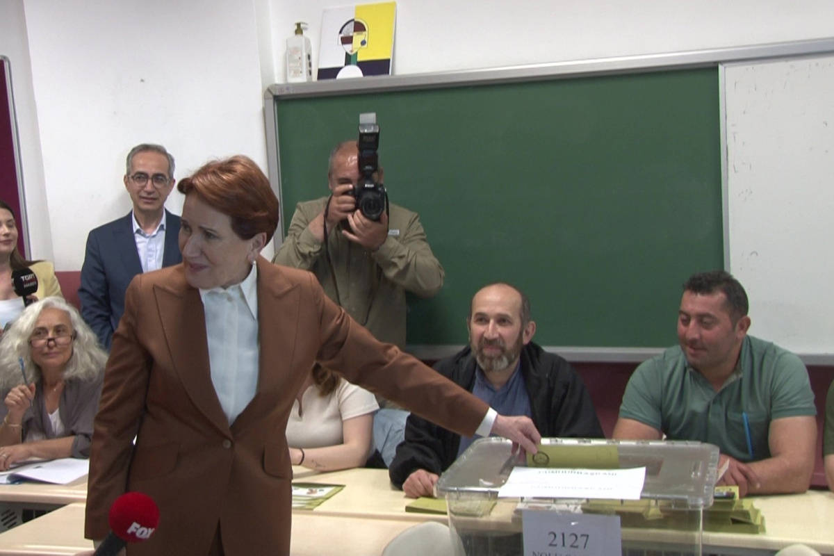 İYİ Parti Genel Başkanı Meral Akşener, oyunu Üsküdar’da kullandı