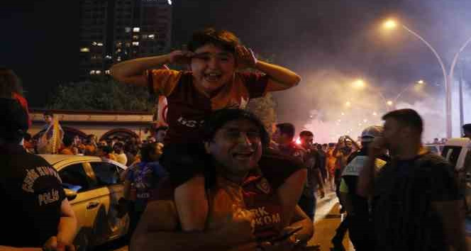 Galatasaray’ın şampiyonluğu Adana’da coşkuyla kutlandı