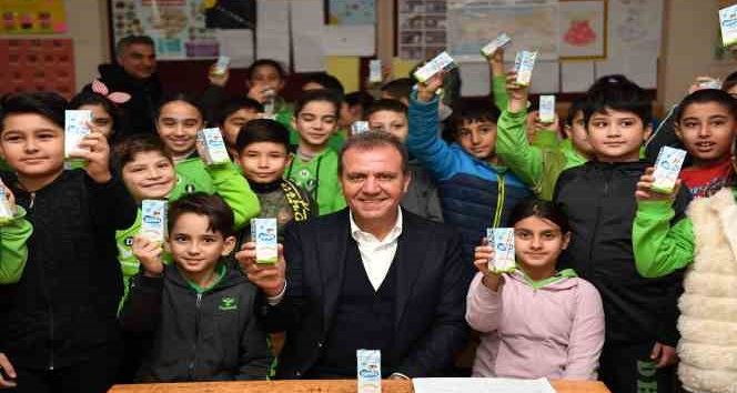 Mersin Büyükşehir Belediyesi yaklaşık 4.5 milyon kutu süt dağıttı