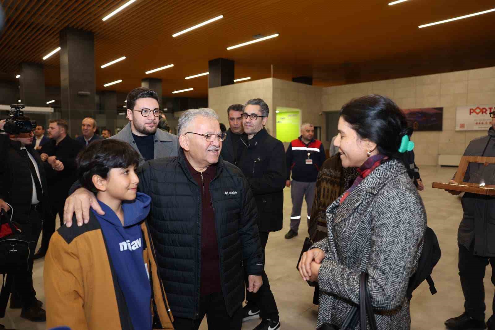 Kayseri Havalimanı’nın Yeni Terminal Binasının ilk yolcuları karşılandı