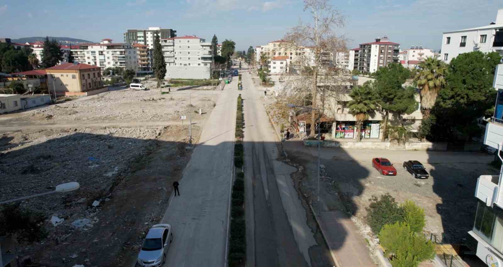 Osmaniye’nin kalbi olan İstasyon Caddesi eski günlerini arıyor