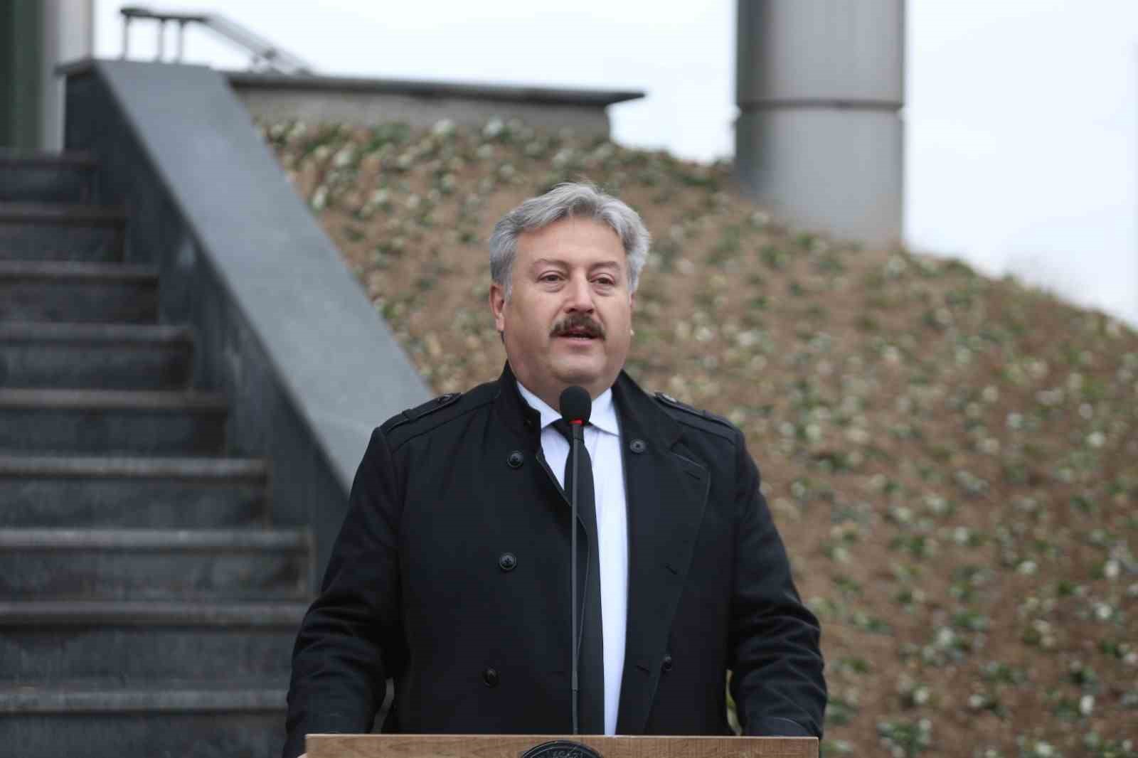 Tekrar aday olan Başkan Palancıoğlu’na personelinden tebrik