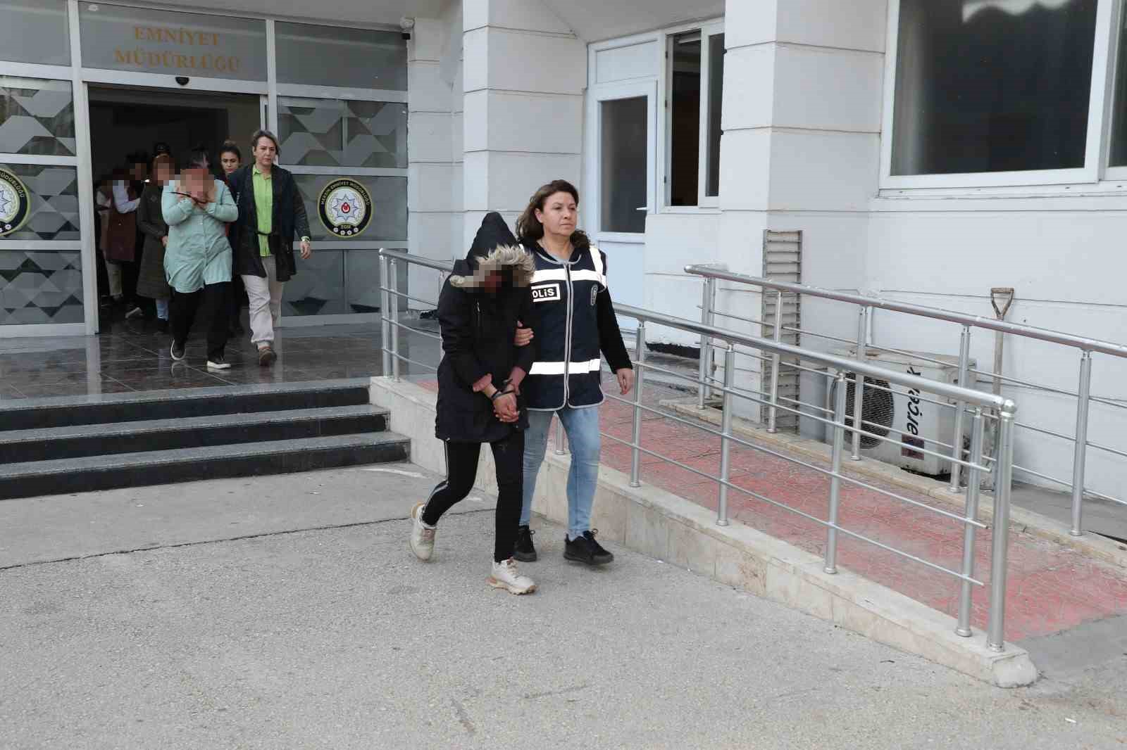 Kadın hırsızlık çetesi “Gaco” çökertildi: 8 tutuklama