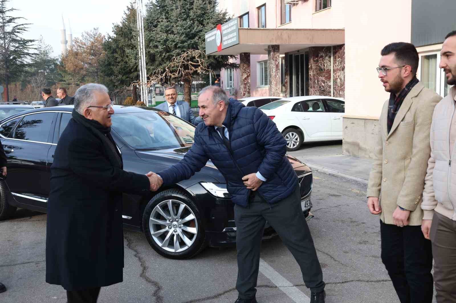 Başkan Büyükkılıç: “Kayseri belediyeciliği, model bir belediyeciliktir”