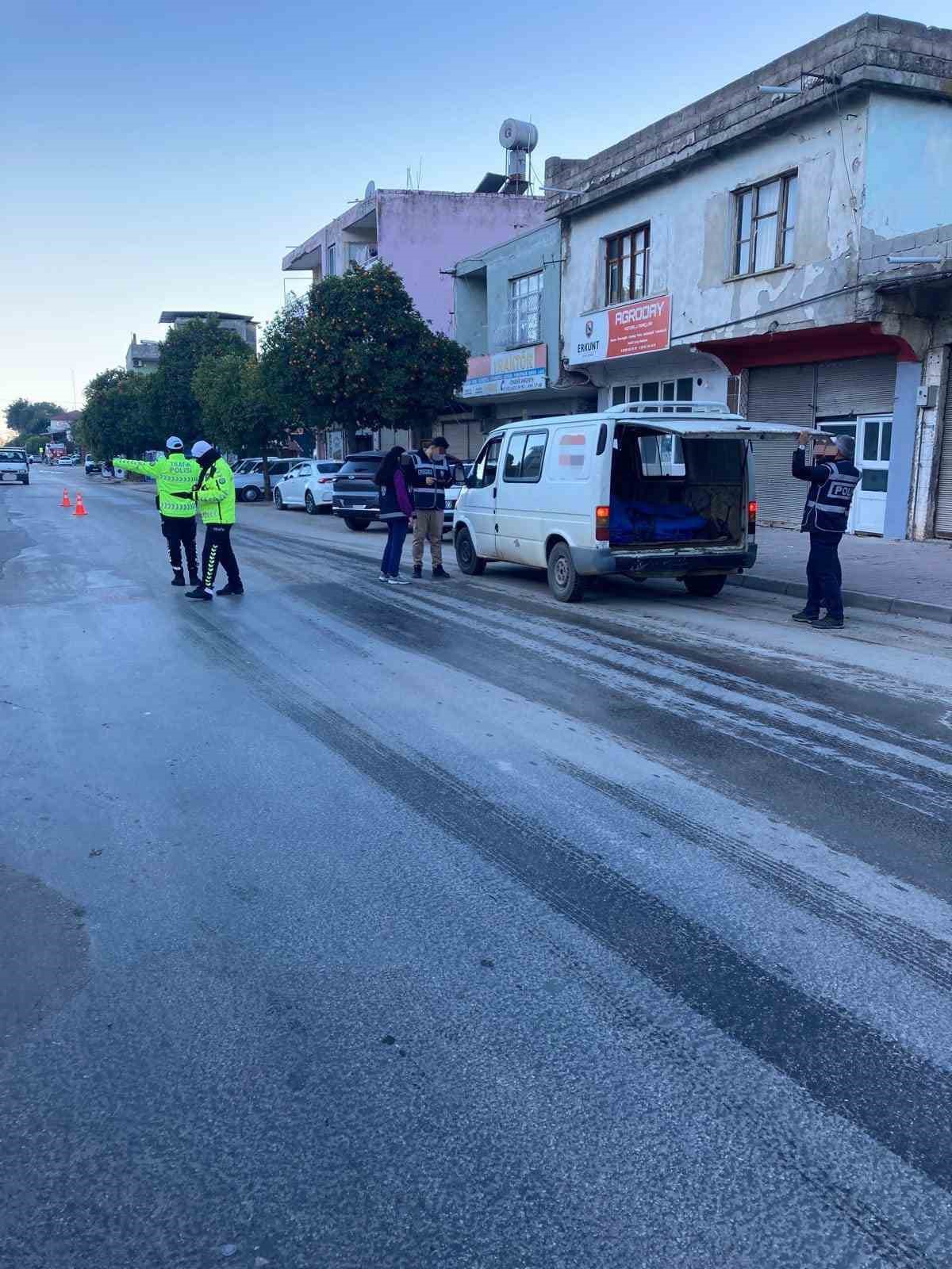 Adana Kozan’da Huzur Güven Uygulamalarında 6 Aranan Hükümlü Yakalandı