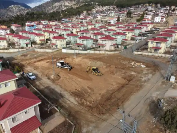 Pozantı Belediyesi Alpu Mahallesi’nde Yeni Park Yapımına Başladı