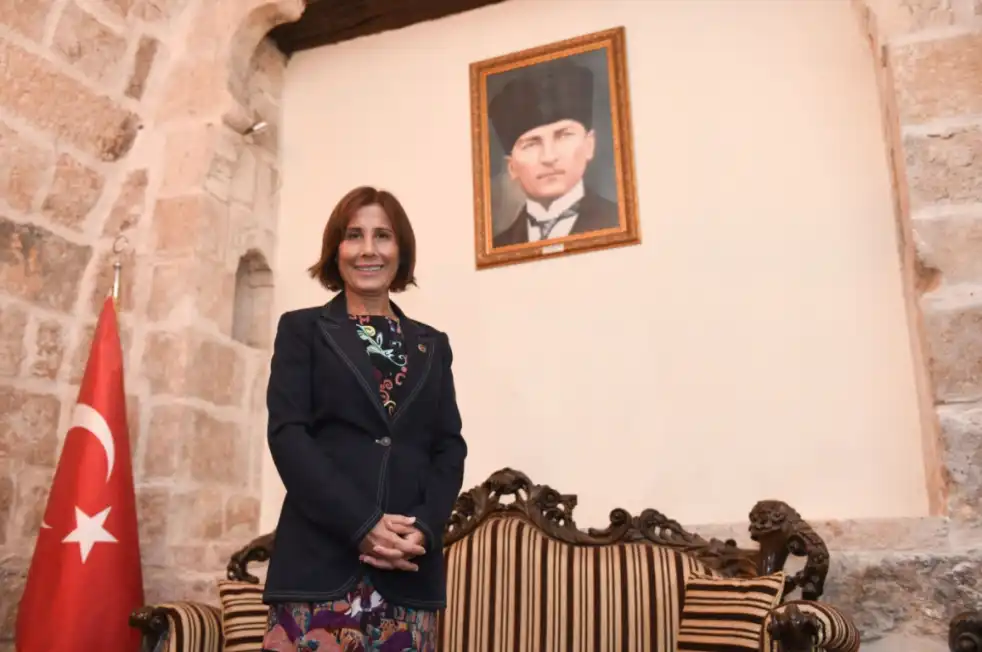 Oya Tekin’den 29 Ekim Mesajı: “Cumhuriyet Yolundan Sapmayacağız”