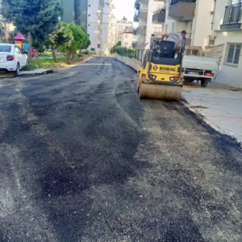 Yumurtalık’ta Yol Seferberliği: Mahallelerin İhtiyaçları Çözüme Kavuşuyor
